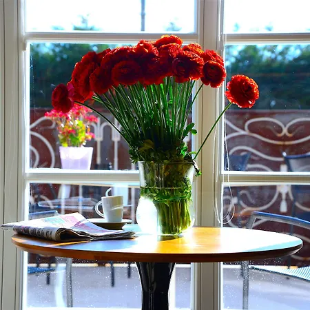Hotell Hermitage 3*